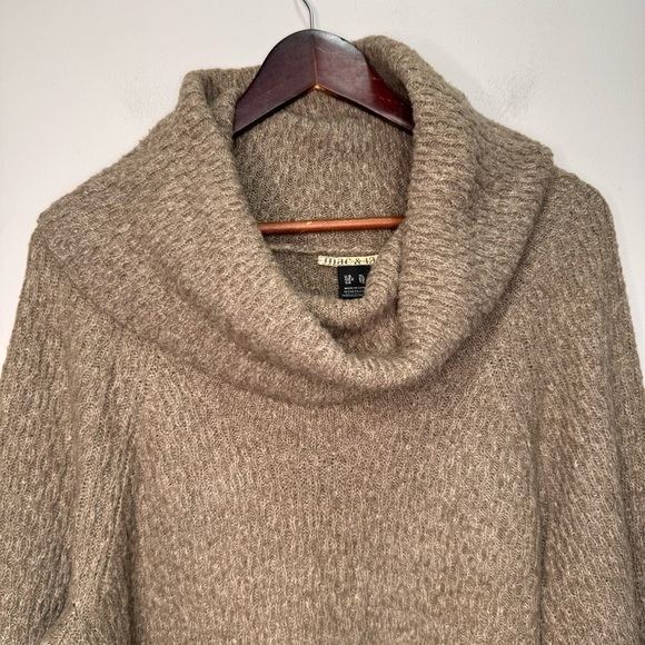 Mac & Jac Tan Wool Mohair Turtleneck Bell Sleeve Sweater Size XL - Picture 3 of 12